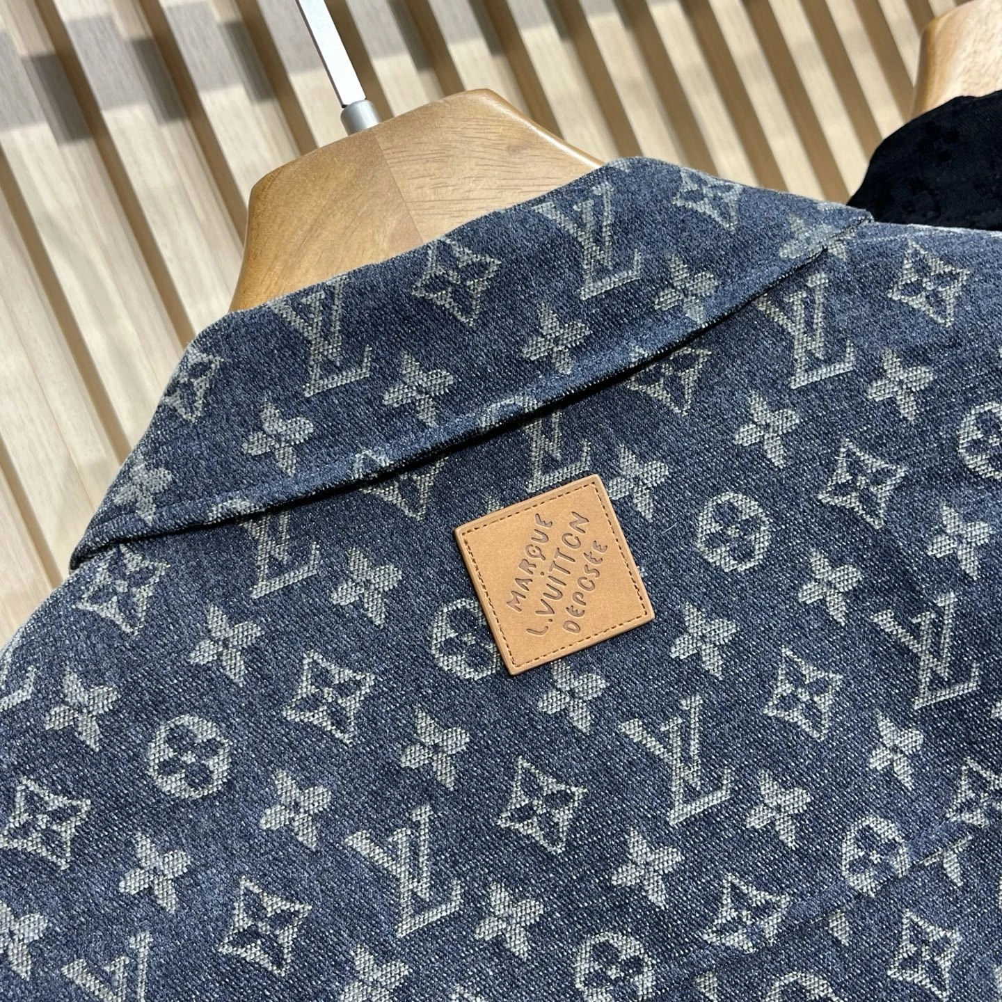 wg.luxury- 8V Down jacket goose down embroidery 2colour item:E-F501J2313-2H